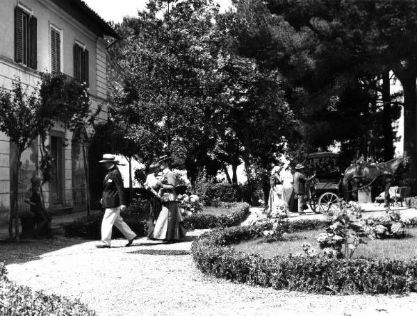 Scena del film "Il padrone sono me" - Regia Franco Brusati - 1955 - Le attrici Andreina Pagnani e Myriam Bru