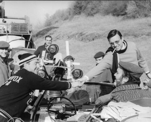 Set del film "Tenderly" - Regia Franco Brusati - 1968 - Il regista Franco Brusati e la troupe del film