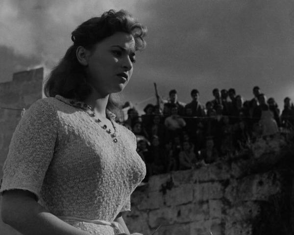 Scena del film "La lupa" - Regia Alberto Lattuada - 1953 - L'attrice Giovanna Ralli