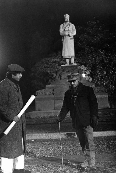 Set del film "Bianco, rosso e..." - Regia Alberto Lattuada - 1972 - Il regista Alberto Lattuada e l'attore Adriano Celentano sul set