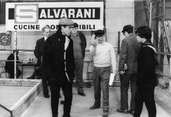 Set del film "Don Giovanni in Sicilia" - Regia Alberto Lattuada - 1967 - Il regista Alberto Lattuada sul campo da bocce