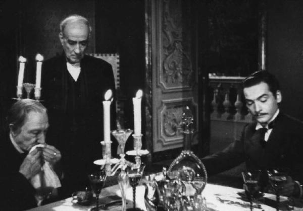 Scena del film "Giacomo l'idealista" - Regia Alberto Lattuada - 1943 - Gli attori Domenico Viglione Borghese, Andrea Checchi e un attore non identificato