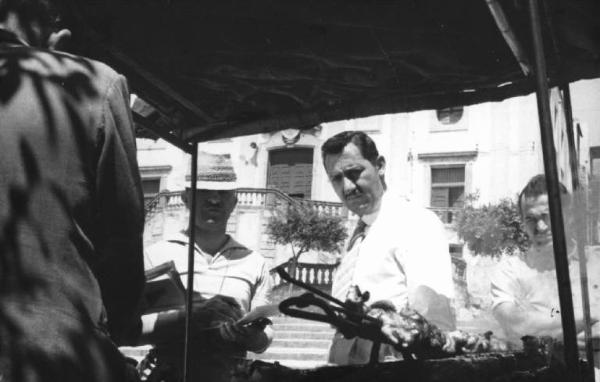 Set del film "Mafioso" - Regia Alberto Lattuada - 1962 - Il regista Alberto Lattuada con l'attore Alberto Sordi