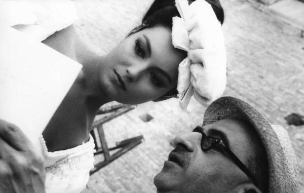 Set del film "La mandragola" - Regia Alberto Lattuada - 1965 - Il regista Alberto Lattuada con l'attrice Rosanna Schiaffino