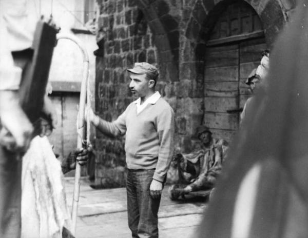 Set del film "La mandragola" - Regia Alberto Lattuada - 1965 - Il regista Alberto Lattuada sul set