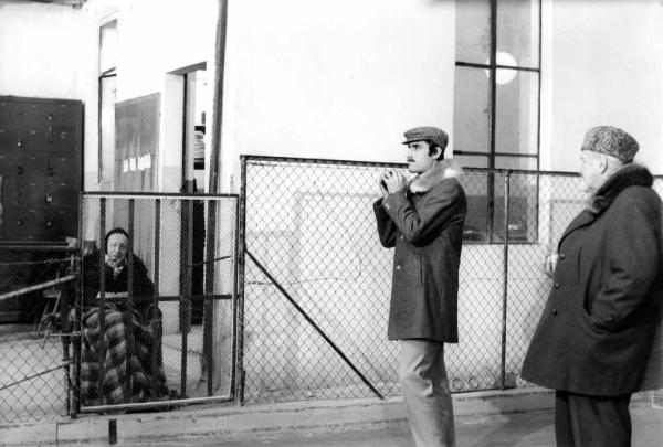 Scena del film "Don Giovanni in Sicilia" - Regia Alberto Lattuada - 1967 - L'attore Lando Buzzanca al campo di bocce