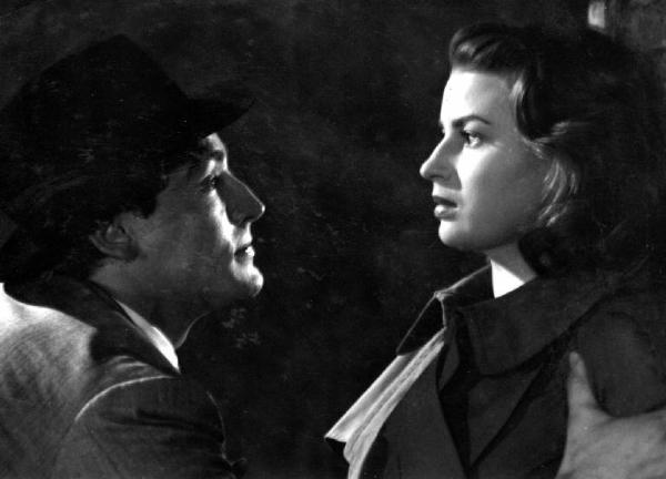 Scena del film "Anna" - Regia Alberto Lattuada - 1951 - Gli attori Vittorio Gassman e Silvana Mangano