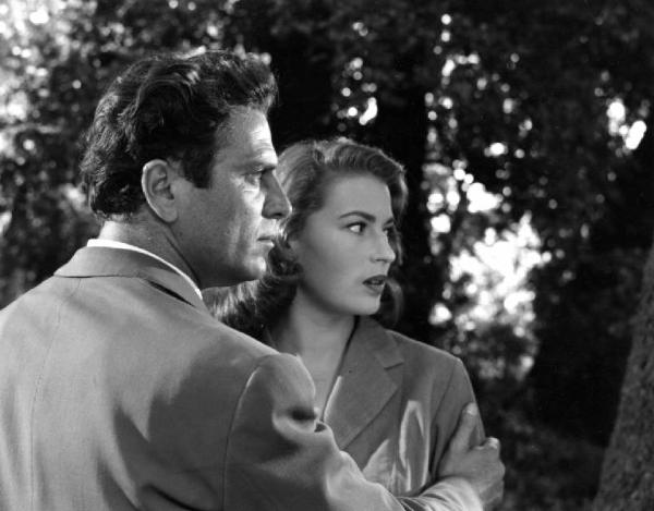 Scena del film "Anna" - Regia Alberto Lattuada - 1951 - Gli attori Silvana Mangano e Raf Vallone