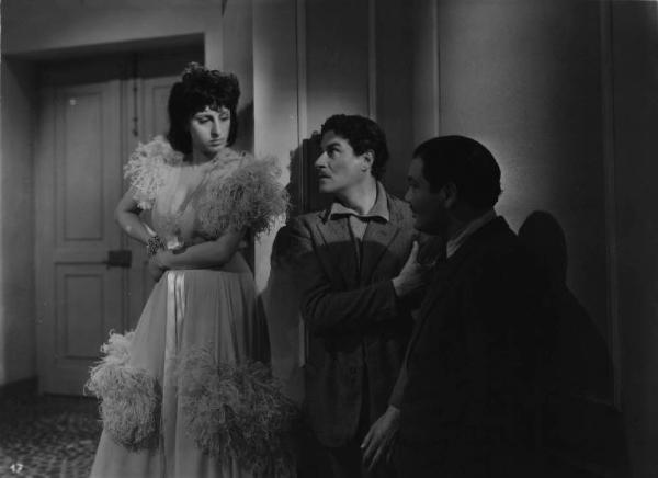 Scena del film "Il bandito" - Regia Alberto Lattuada - 1946 - Gli attori Amedeo Nazzari, Anna Magnani e Folco Lulli