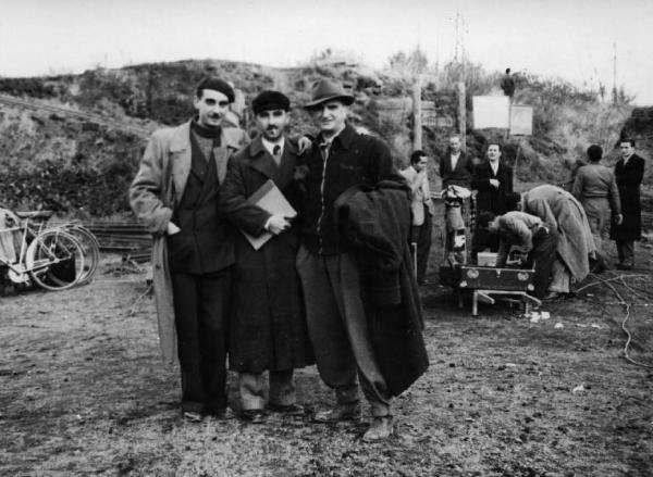 Set del film "La freccia nel fianco" - Regia Alberto Lattuada - 1944 - Il regista Alberto Lattuada sul set