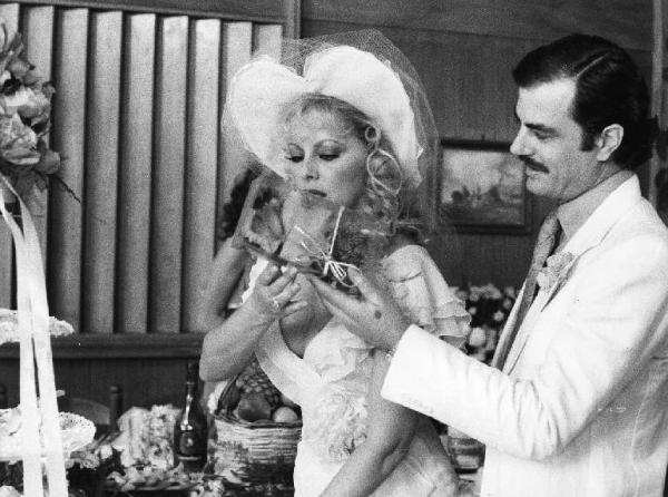 Scena del film "La cicala" - Regia Alberto Lattuada - 1980 - Gli attori Antonio Catanfora e Virna Lisi