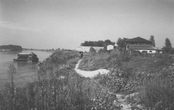 Set del film "Il mulino del Po" - Regia Alberto Lattuada - 1948 - Un mulino sul fiume Adige