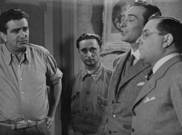 Set del film "Addio giovinezza" - Regia Ferdinando Maria Poggioli - 1940 - Il regista Ferdinando Maria Poggioli con gli attori Adriano Rimoldi e Carlo Campanini