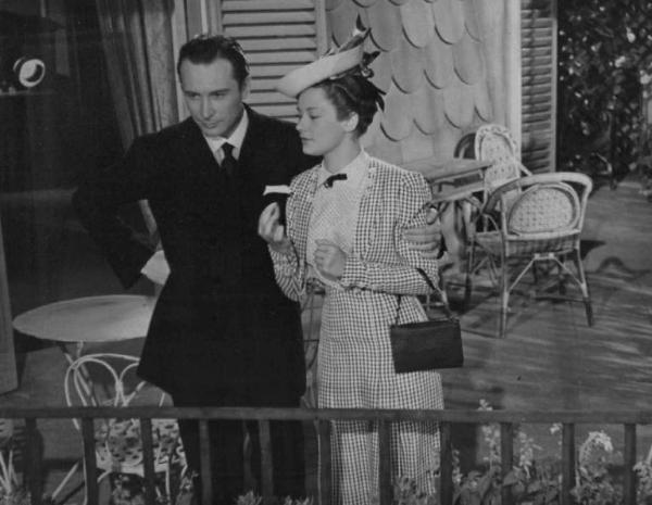 Scena del film "Addio giovinezza" - Regia Ferdinando Maria Poggioli - 1940 - Gli attori Adriano Rimoldi e Maria Denis