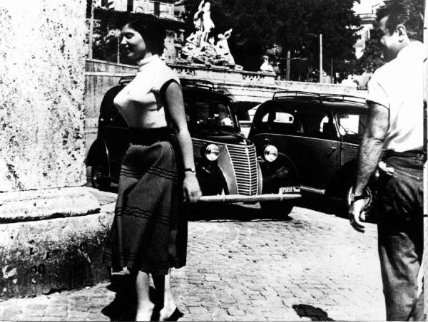 Scena dell'episodio "Gli italiani si voltano" del film "Amore in città" - Regia Alberto Lattuada - 1953 - Attori non identificati