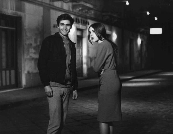 Scena del film "Assicurasi vergine" - Regia Giorgio Bianchi - 1967 - Gli attori Dino Mele e Romina Power