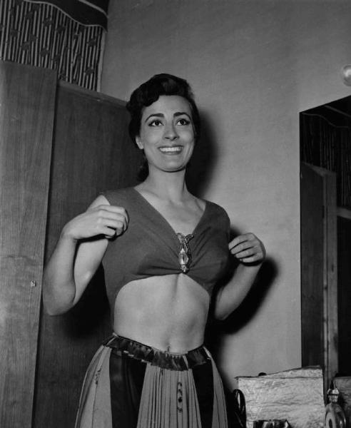 Set del film "Attila" - Regia Pietro Francisci - 1954 - L'attrice Irene Papas