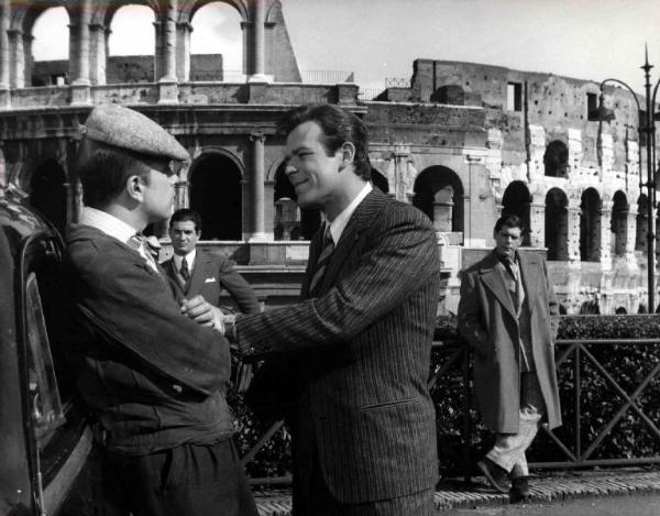 Scena del film "La banda Casaroli" - Regia Florestano Vancini - 1962 - Gli attori Renato Salvatori, Tomas Milian, Jean-Claude Brialy e un attore non identificato