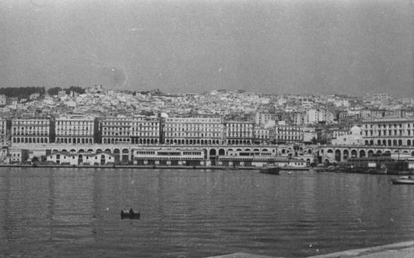 Set del film "La battaglia di Algeri" - Regia Gillo Pontecorvo - 1966 - Panorama di Algeri