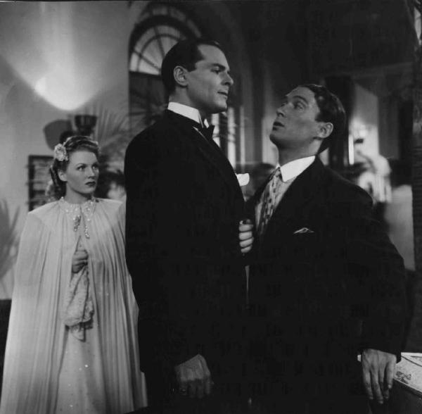 Scena del film "Batticuore" - Regia Mario Camerini - 1939 - Gli attori Assia Noris, John Lodge e Maurizio D'Ancora