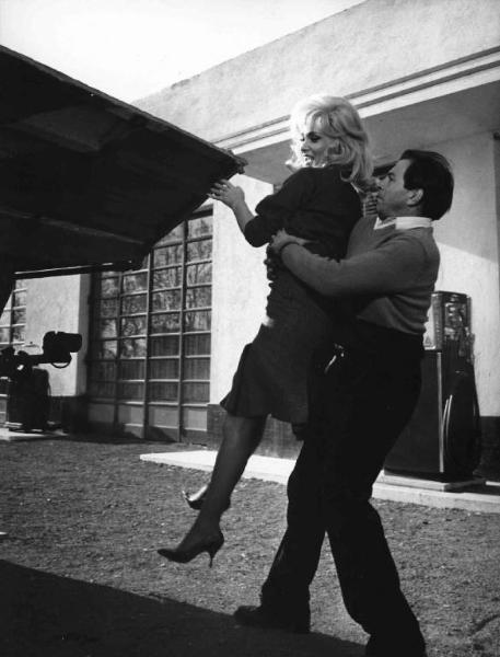 Scena del film "La bellezza d'Ippolita" - Giancarlo Zagni - 1962 - Gli attori Gina Lollobrigida e Enrico Maria Salerno