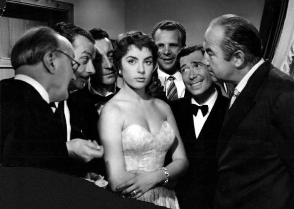 Scena del film "Il bidone" - Federico Fellini - 1955 - L'attore Broderick Crawford e attori non identificati