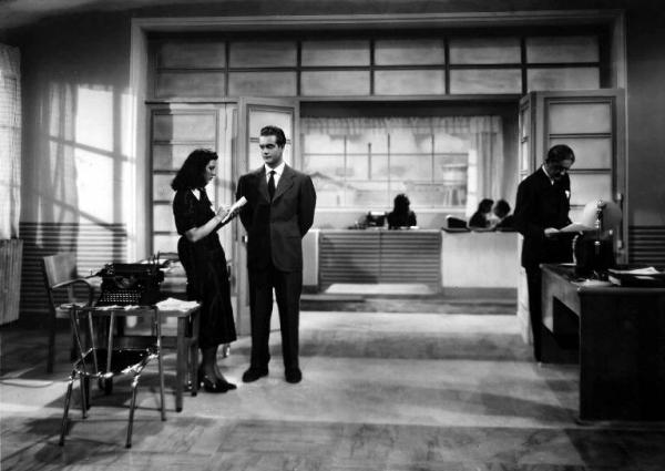 Scena del film "La bocca sulla strada" - Roberto Roberti - 1941 - Attori non identificati