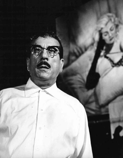 Scena dell'episodio "Le tentazioni del dottor Antonio" del film "Boccaccio '70" - Regia Federico Fellini - 1962 - L'attore Peppino De Filippo