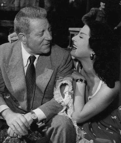 Scena del film "Bufere" - Guido Brignone - 1953 - Gli attori Jean Gabin e Silvana Pampanini