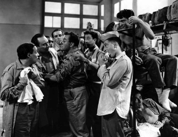 Scena del film "I cadetti di Guascogna" - Mario Mattoli - 1951 - Gli attori Riccardo Billi, Mario Riva, Enzo Garinei, Carlo Campanini, Carlo Croccolo e Walter Chiari