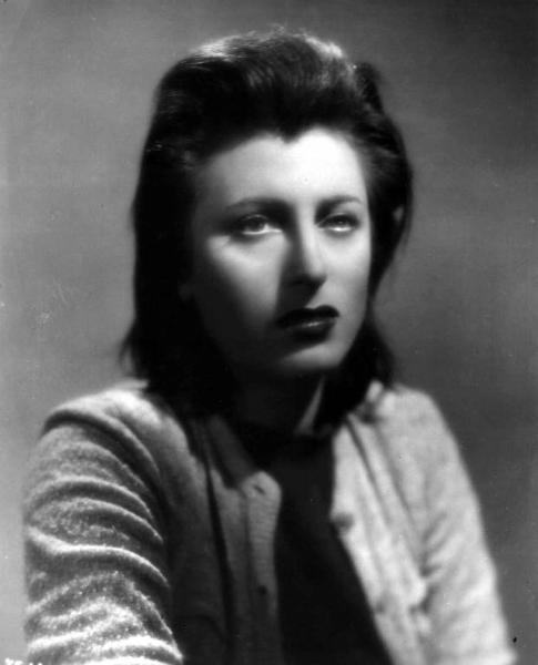 Scena del film "Campo de' Fiori" - Mario Bonnard - 1943 - L'attrice Anna Magnani