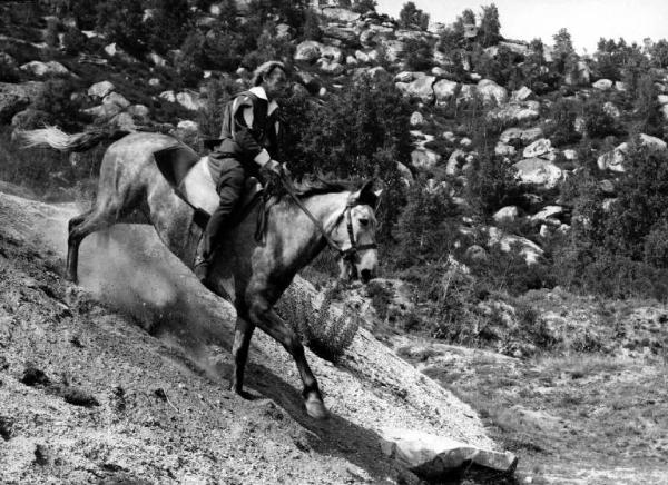 Scena del film "Il capitano del Re" - André Hunebelle - 1960 - L'attore Jean Marais a cavallo