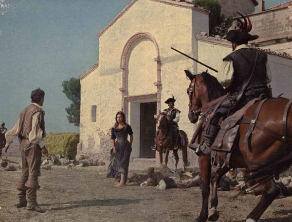 Scena del film "C'era una volta" - Regia Francesco Rosi - 1967 - Gli attori Omar Sharif e Sophia Loren e attori non identificati a cavallo