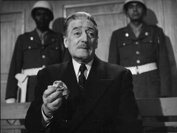 Scena del film "Il Comandante" - Regia Paolo Heusch- 1963 - L'attore Totò piange