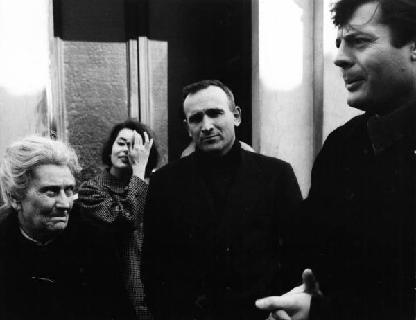 Set del film "Cronaca familiare" - Regia Valerio Zurlini 1962 - L'attrice Sylvie, il regista Valerio Zurlini e l'attore Marcello Mastroinanni sul set.