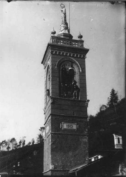 Piazza Brembana. Campanile della chiesa di San Bernardo