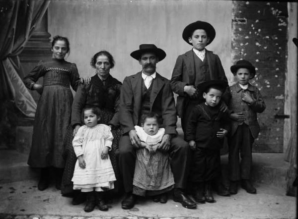 Piazza Brembana. Ritratto di famiglia