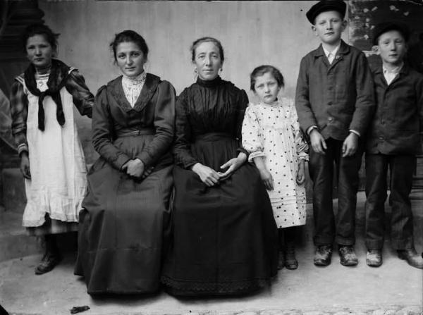 Piazza Brembana. Ritratto di famiglia di Olmo al Brembo