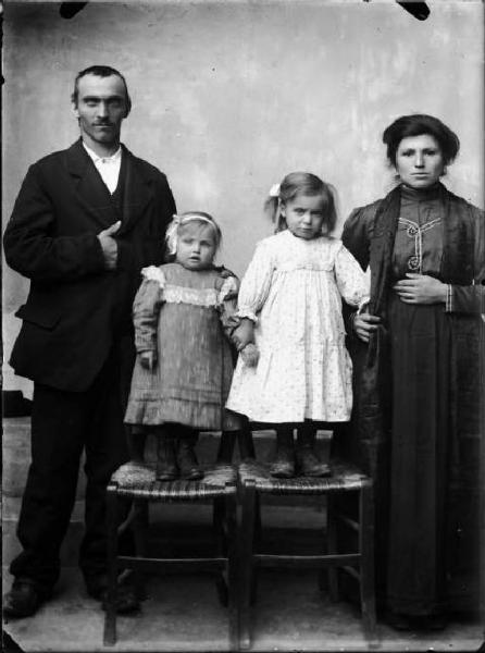 Piazza Brembana. Ritratto di famiglia