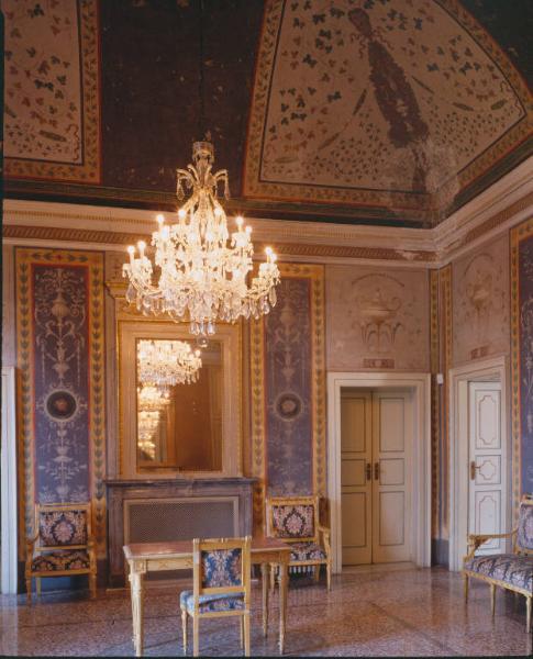 Villa Saporiti / Sala etrusca