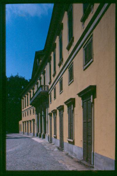 Villa Saporiti / Facciata verso via Borgovico