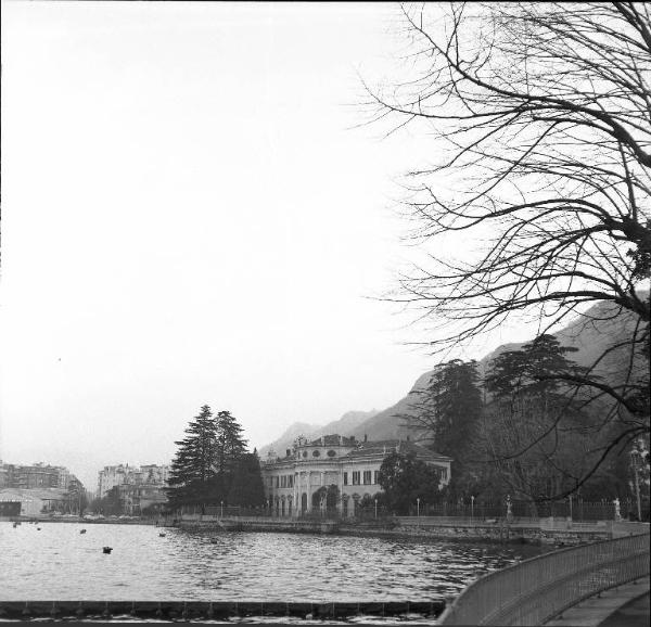 Villa Saporiti vista dal lungolago