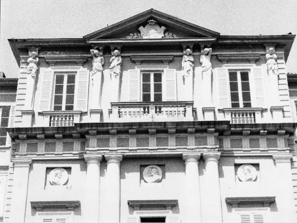 Villa Giovio / Particolare della facciata principale