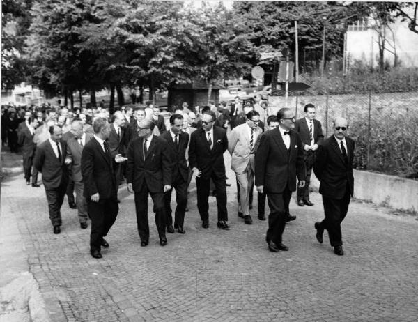 Raduno per il decimo anniversario della fondazione "Associazione delle Comunità Montane della Provincia di Como" / Un momento della processione