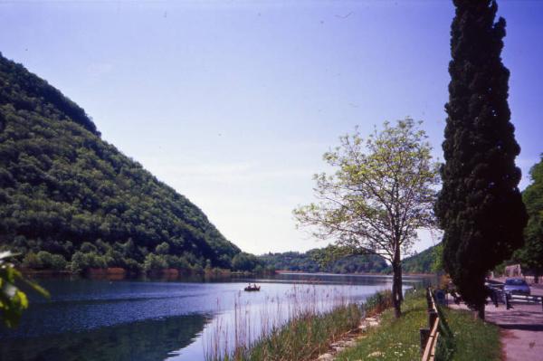 Scorcio sul lago del Segrino