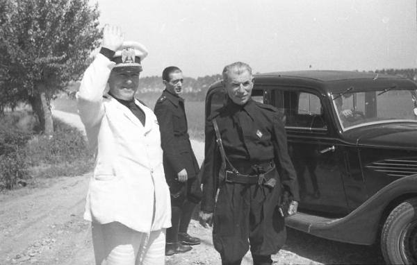 Ritratto di gruppo - Umberto II di Savoia principe di Piemonte con due gerarchi fascisti - Sannazzaro de' Burgondi - Podere Allevi