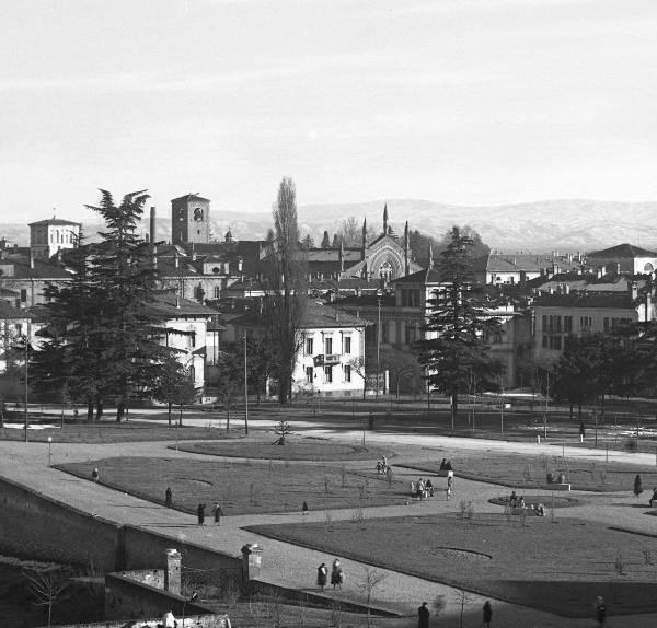 Pavia - Veduta del giardino all'italiana