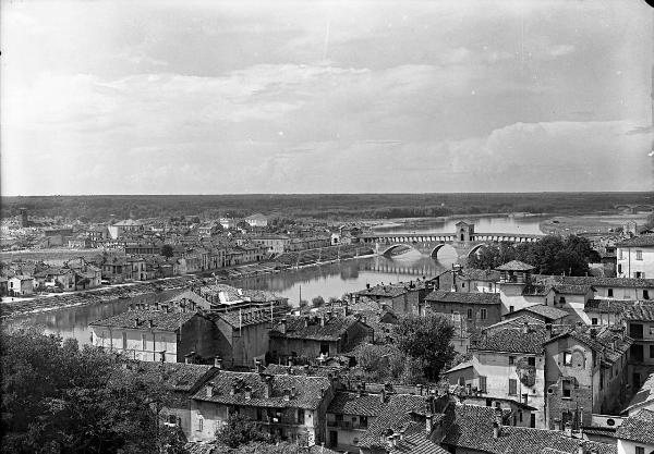 Pavia - Veduta - Città, Borgo Ticino e Ponte Coperto