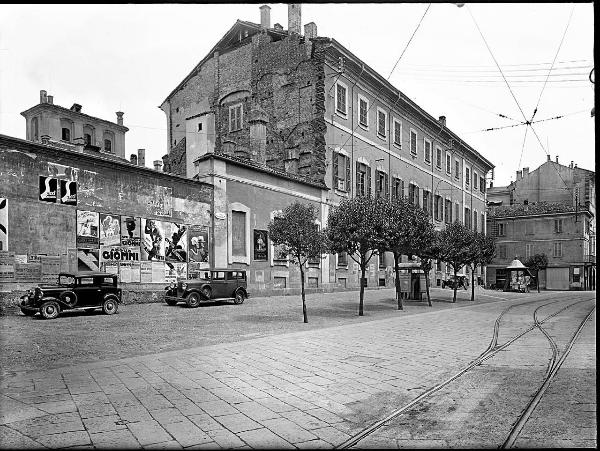 Pavia - Piazza Crispi - Corso Cavour - Palazzo del Tribunale
