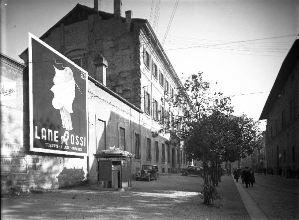 Pavia - Piazza Crispi - Corso Cavour - Palazzo del Tribunale